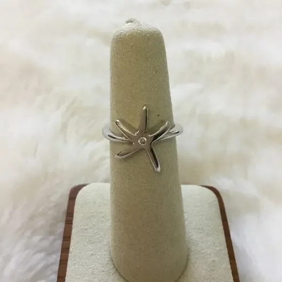 Sterling Silver Classic Star Ring - Picture 2 of 7